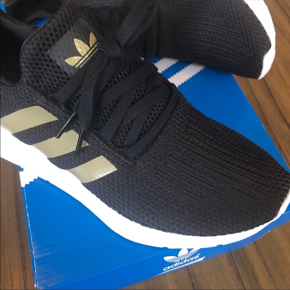 Adidas Swift Run black  and gold sneaker - Picture 2 of 8